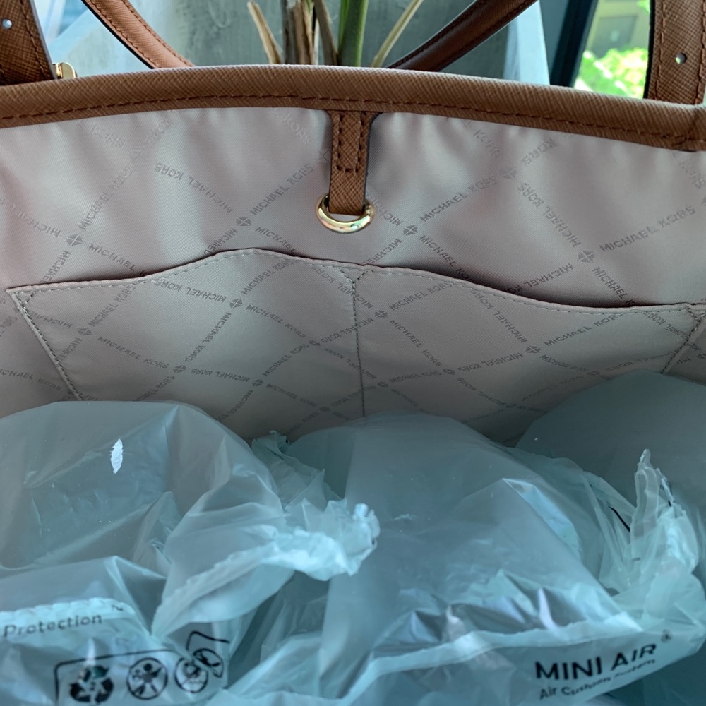 Michael Kors Jet Set Medium Tote Brown - Picture 3 of 6